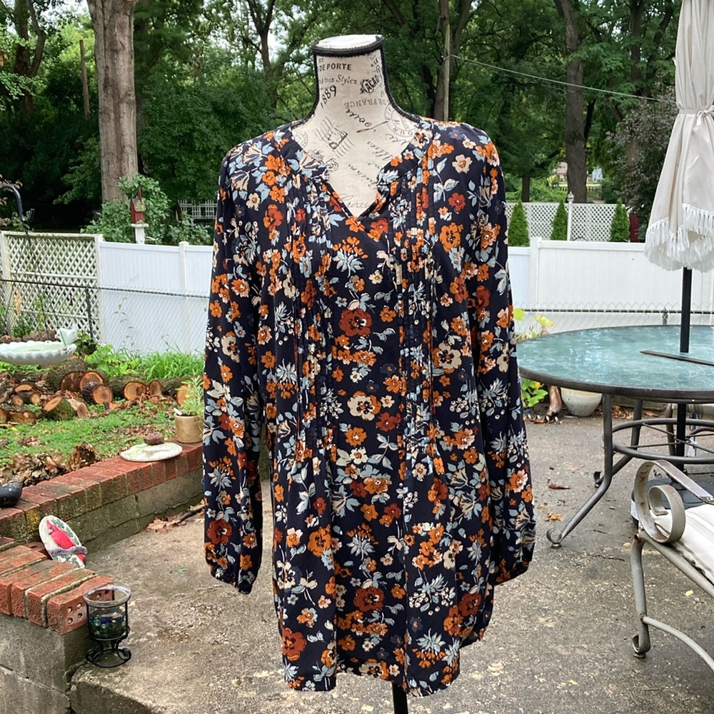 Women’s Top XXL Floral Pleated Front Long Sleeve Blue and Rust
